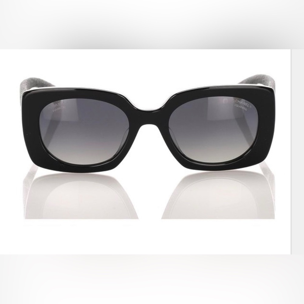 CHANEL
CHANEL BLACK WITH GREY DENIM QUILTED TEMPLES SUNGLASSES EUC